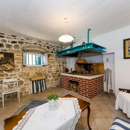 Seaside Holiday House Novigrad - 18162
