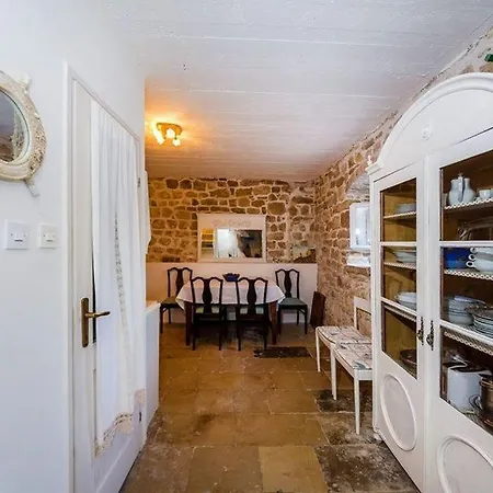 Seaside Holiday House Novigrad - 18162 펜션 *